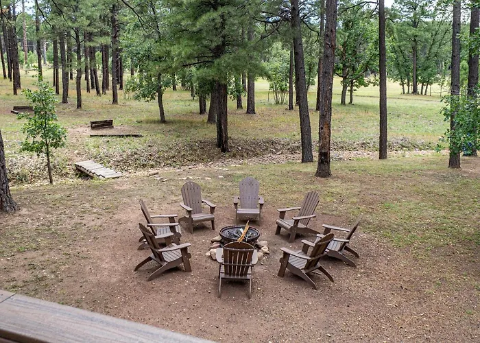 The Large Cabin, 17 Acres, Playground, Forest Access Pinedale
