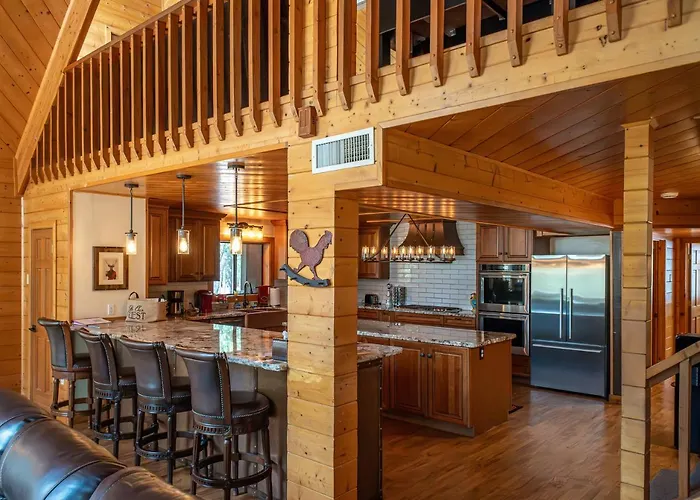 The Large Cabin, 17 Acres, Playground, Forest Access * Pinedale