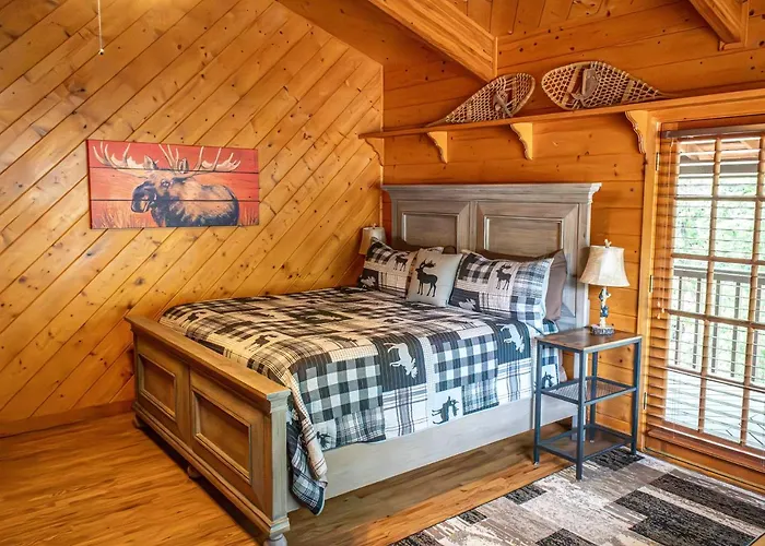 Holiday home The Large Cabin, 17 Acres, Playground, Forest Access *