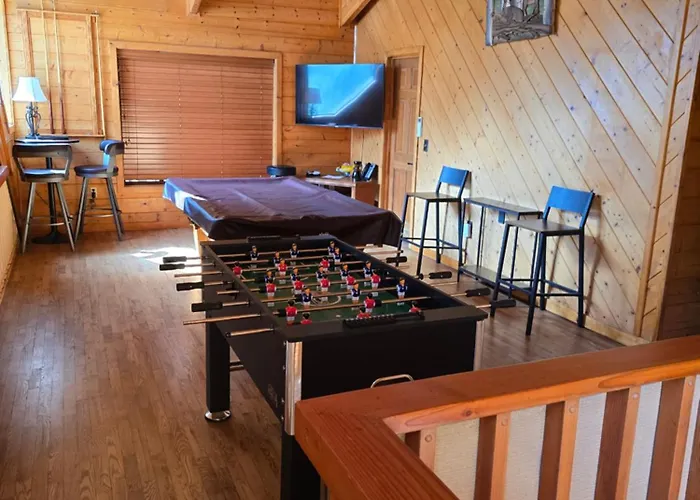 The Large Cabin, 17 Acres, Playground, Forest Access * Pinedale